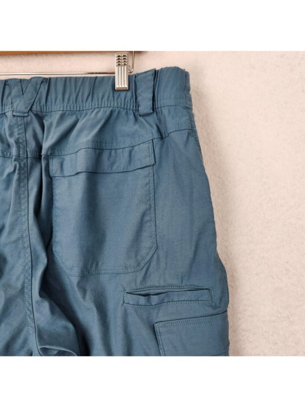 Duluth Trading Shorts Womens 14 Blue Cargo Mid Rise Hiking Outdoor Stretch - Picture 8 of 11